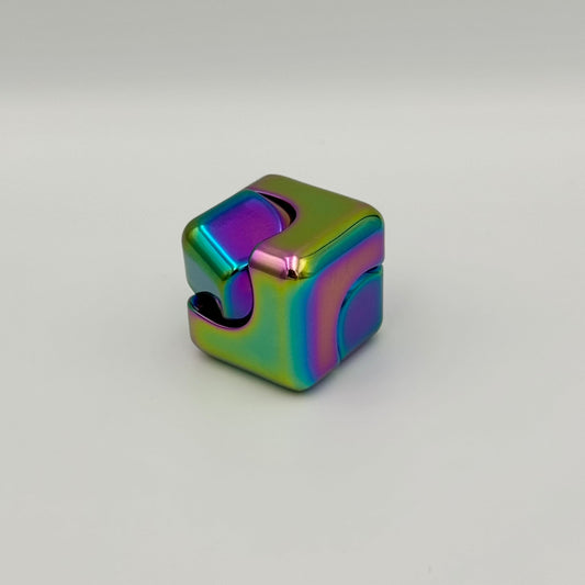 Regenbogenfarbener Iron Cube Spinner aus Metall – Metall Fidget Cube & Handspinner