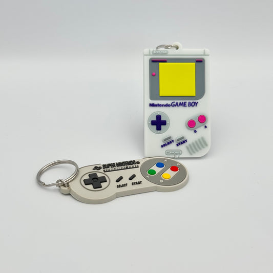 Nintendo Gameboy und Super Nintendo Controller Schlüsselanhänger aus Gummi – Retro 