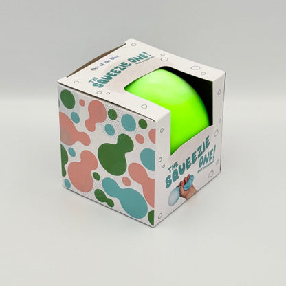 Neongrüner The Squeezie One Anti-Stressball in Verpackung – Squeeze Ball für Handtraining